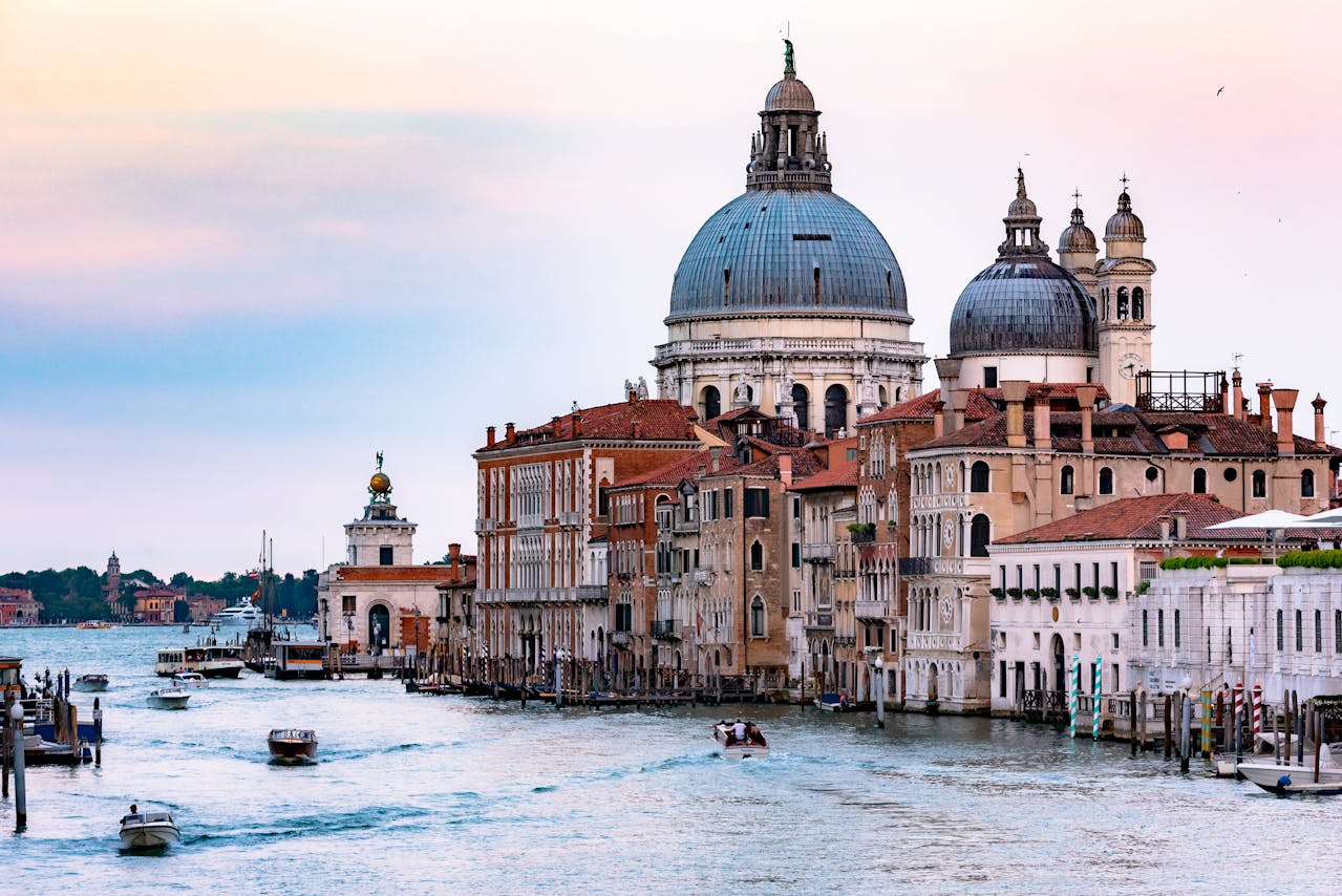 Basilique Saint-Marc à Venise, symbole du patrimoine italien et de l’attrait culturel pour une retraite en Italie.