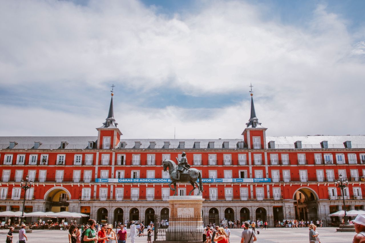 Plaza Mayor de Madrid illustrant la fiscalité d’un expatrié français en Espagne
